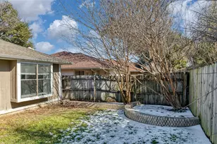 200 Caprock Dr, Arlington, TX 76018 - Photo 27