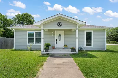 111 W Shelton Street, Alvarado, TX 76009 - Photo 1
