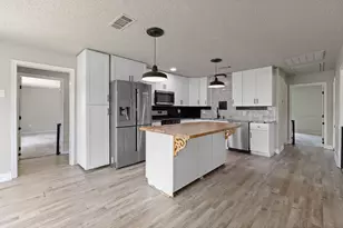 111 W Shelton St, Alvarado, TX 76009 - Photo 5