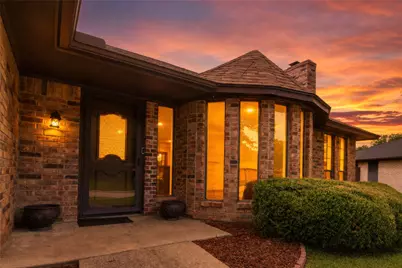 1211 Brookfield Lane, Mansfield, TX 76063 - Photo 3