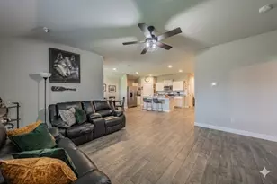 713 Breckenridge Pk Dr, Alvarado, TX 76009 - Photo 9