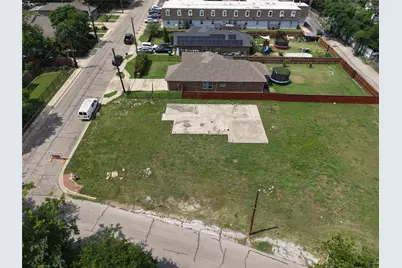 11 W Higgins Boulevard, Cockrell Hill, TX 75211 - Photo 19