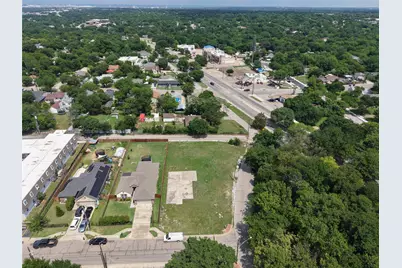 11 W Higgins Boulevard, Cockrell Hill, TX 75211 - Photo 11