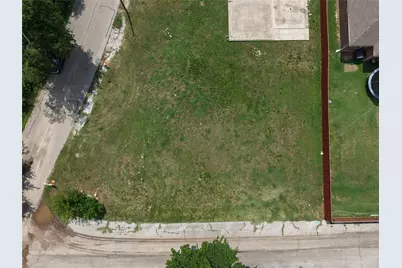 11 W Higgins Boulevard, Cockrell Hill, TX 75211 - Photo 13