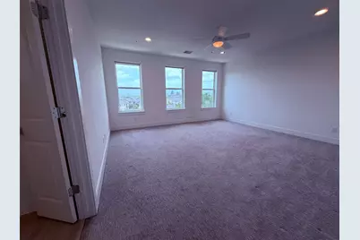 2232 Scenic Bluff Drive, Fort Worth, TX 76111 - Photo 5