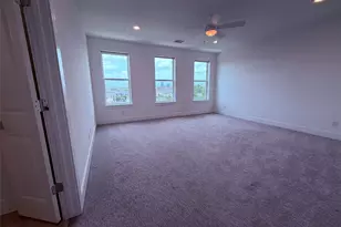 2232 Scenic Bluff Dr, Fort Worth, TX 76111 - Photo 5