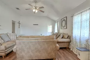 108 Wolf Ln, Lacy Lakeview, TX 76705 - Photo 11