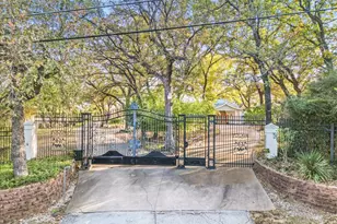 8248 Meadowbrook Dr, Fort Worth, TX 76120 - Photo 5