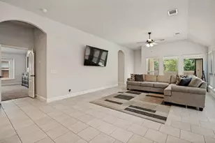 126 Martinique Dr, Lancaster, TX 75146 - Photo 9