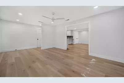 4750 Cockrell Avenue, Fort Worth, TX 76133 - Photo 3