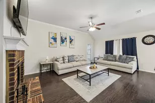 405 Rodger St, Wilmer, TX 75172 - Photo 3