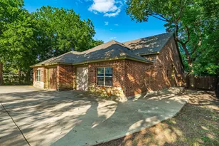 103 Del Rio Ave, Benbrook, TX 76126 - Photo 3