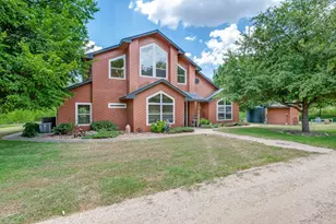 2396 Riverside Dr, Denton, TX 76208 - Photo 3