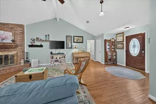 2401 Slaton Dr, Grand Prairie, TX 75052 - Photo 13