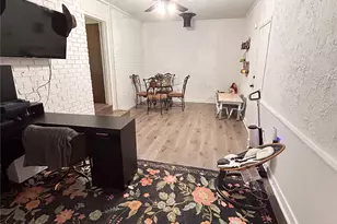 906 Zahara St, Bowie, TX 76230 - Photo 11