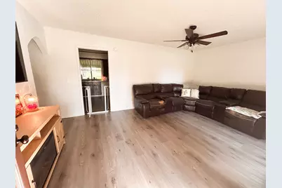 906 Zahara Street, Bowie, TX 76230 - Photo 5