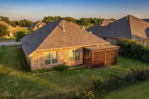 2038 Clive Dr, Granbury, TX 76048 - Photo 27