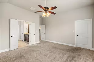 2038 Clive Dr, Granbury, TX 76048 - Photo 15