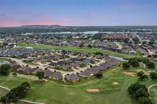 2038 Clive Dr, Granbury, TX 76048 - Photo 29