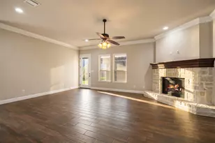 2038 Clive Dr, Granbury, TX 76048 - Photo 5