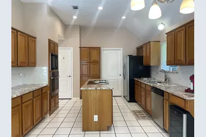 2144 Brownstone Court, Grapevine, TX 76051 - Photo 13