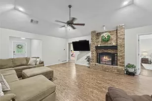 3658 Snow Creek Dr, Fort Worth, TX 76008 - Photo 7
