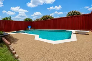 1405 Meadow Dr, Irving, TX 75063 - Photo 11