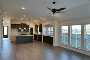 805 Twisted Leaf Ln, Little Elm, TX 76227 - Photo 5