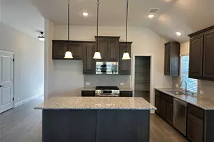 805 Twisted Leaf Ln, Little Elm, TX 76227 - Photo 3
