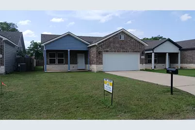 1706 E 10th Avenue, Corsicana, TX 75110 - Photo 1