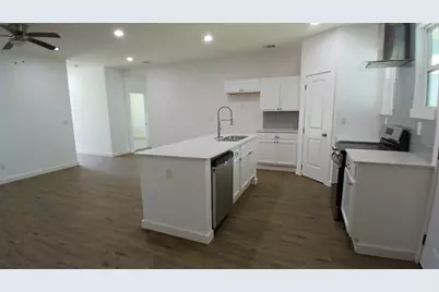 1706 E 10th Avenue, Corsicana, TX 75110 - Photo 9