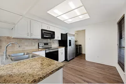 3828 Clover Hill Lane, Carrollton, TX 75007 - Photo 11