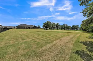 321 Pear Valley Ln, Burleson, TX 76028 - Photo 35