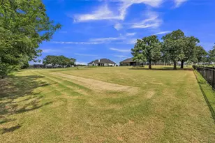 321 Pear Valley Ln, Burleson, TX 76028 - Photo 37