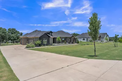 321 Pear Valley Lane, Burleson, TX 76028 - Photo 5