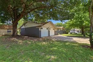 800 Belaire Dr, Burleson, TX 76028 - Photo 5