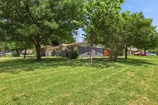 800 Belaire Dr, Burleson, TX 76028 - Photo 3