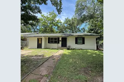 1306 Liveoak Avenue, Corsicana, TX 75110 - Photo 1