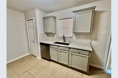 809 Cielo Vista Drive, Grand Prairie, TX 75052 - Photo 7