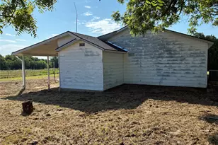 2279 Upper Montague Rd, Bowie, TX 76230 - Photo 3