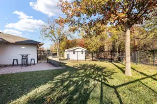 1706 Esquire Pl, Grand Prairie, TX 75050 - Photo 25