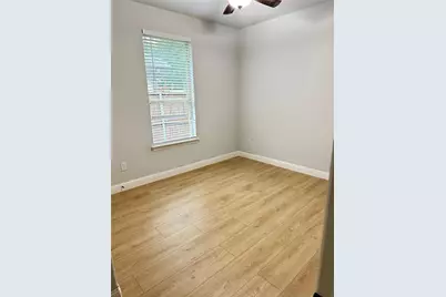 2117 Avenue B, Grand Prairie, TX 75051 - Photo 17