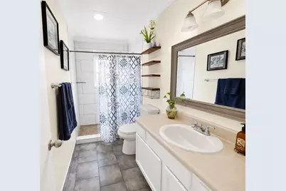 3030 Meadow Creek Court, Grand Prairie, TX 75052 - Photo 3