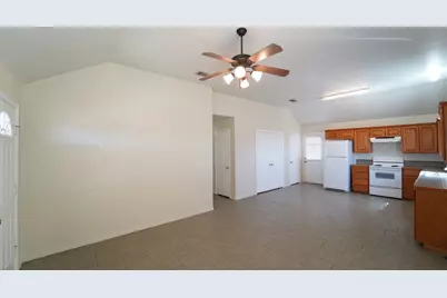 327 S Blue Jay Court, Weatherford, TX 76088 - Photo 5