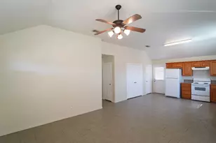 327 S Blue Jay Ct, Weatherford, TX 76088 - Photo 5