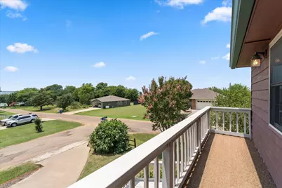 424 Lagoon Drive, Gun Barrel City, TX 75156 - Photo 9