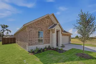901 Silverleaf Dr, Ennis, TX 75119 - Photo 5