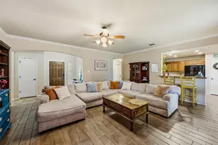 721 Morgan Dr, Burleson, TX 76028 - Photo 9