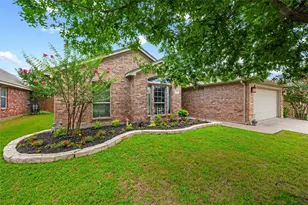 721 Morgan Dr, Burleson, TX 76028 - Photo 3