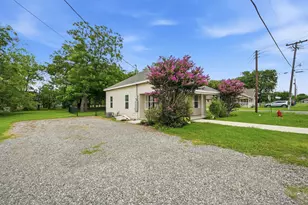111 Britton St, Tom Bean, TX 75489 - Photo 3